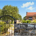 2 Bedroom Stunning In