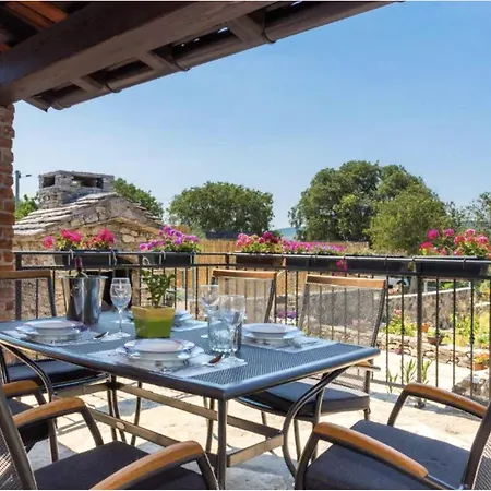 2 Bedroom Stunning In * Konjevrate