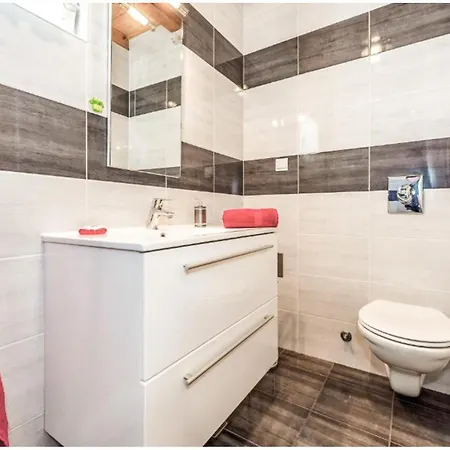 2 Bedroom Stunning In Konjevrate