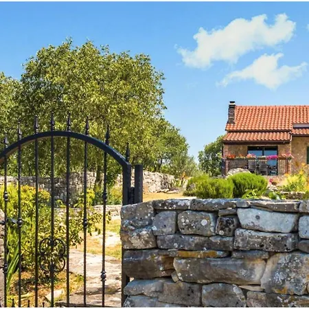 2 Bedroom Stunning In