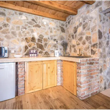 2 Bedroom Stunning In Konjevrate