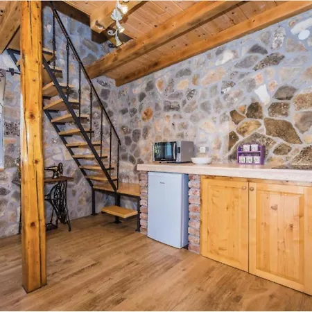 2 Bedroom Stunning In