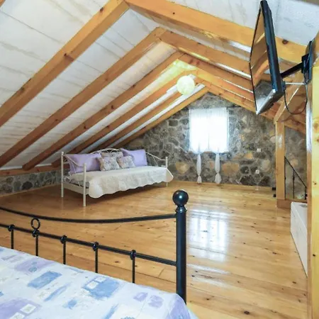2 Bedroom Stunning In Konjevrate