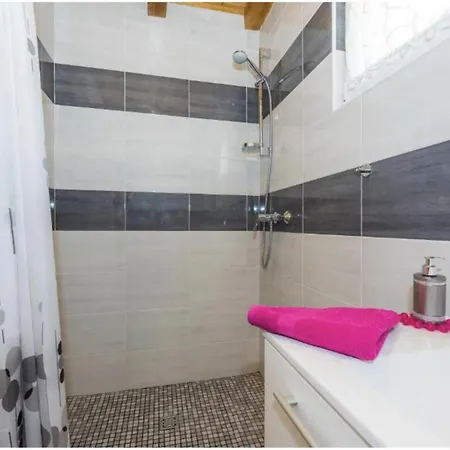 Дом отдыха 2 Bedroom Stunning In *