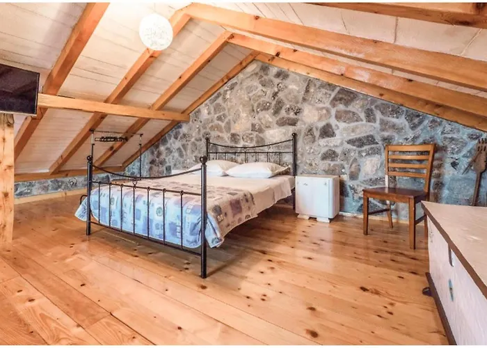 2 Bedroom Stunning In 別荘 Konjevrate