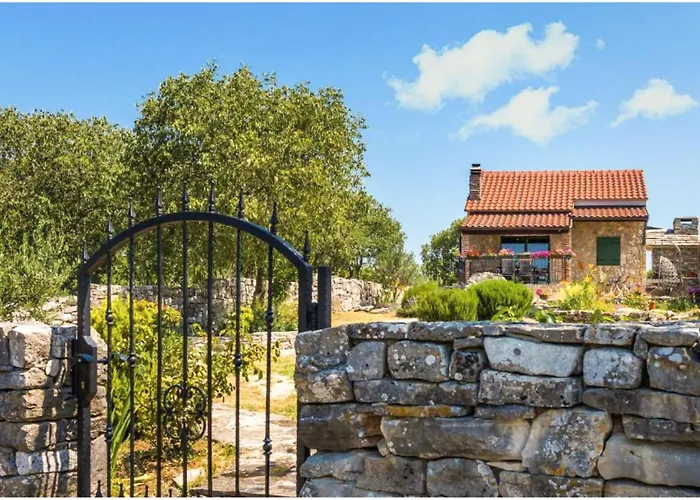 2 Bedroom Stunning In