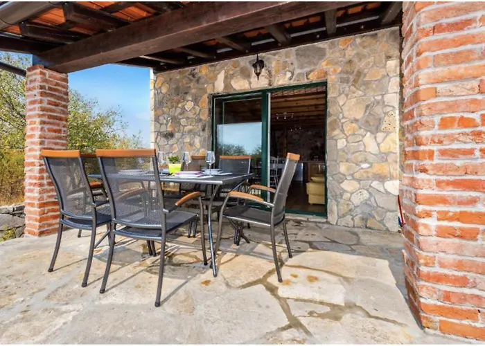 別荘 2 Bedroom Stunning In Konjevrate