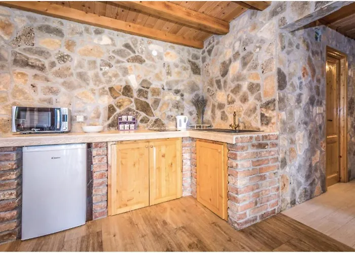 2 Bedroom Stunning In Konjevrate