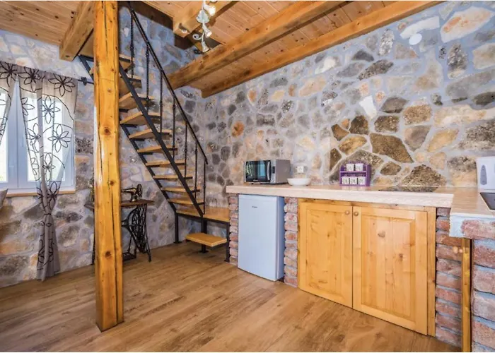 2 Bedroom Stunning In